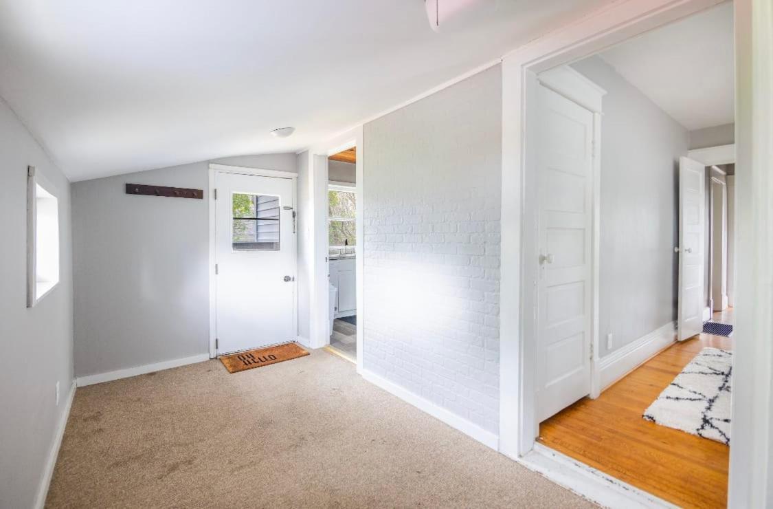 Spacious 2 Bedroom Home Near Ingersoll & Downtown Дес Мойнс Екстериор снимка